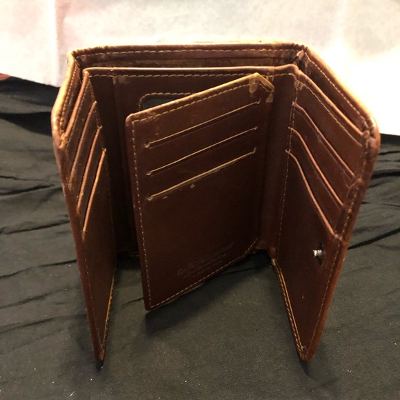 Leather Tri-Fold Wallet - Picture 5 of 7